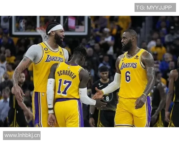 NBA国王对湖人精彩直播回顾与赛后分析全程解读